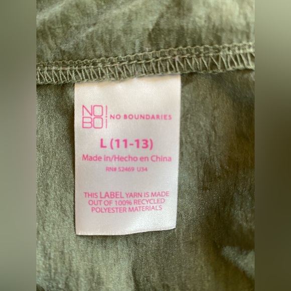 No Boundaries Olive Green Cargo Vest - Picture 15 of 17